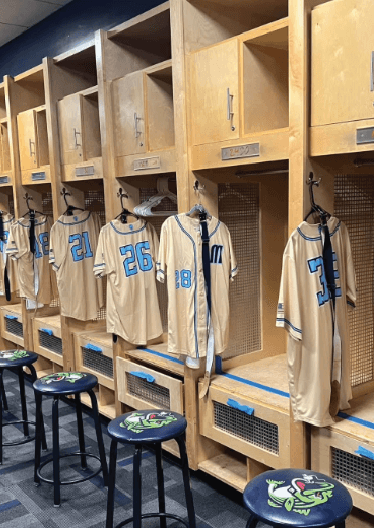 Team wearing custom 100 Percent Custom uniforms